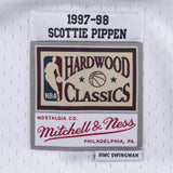 Mitchell & Ness Chicago Bulls Scottie Pippen 1997-98 Home Swingman Jersey
